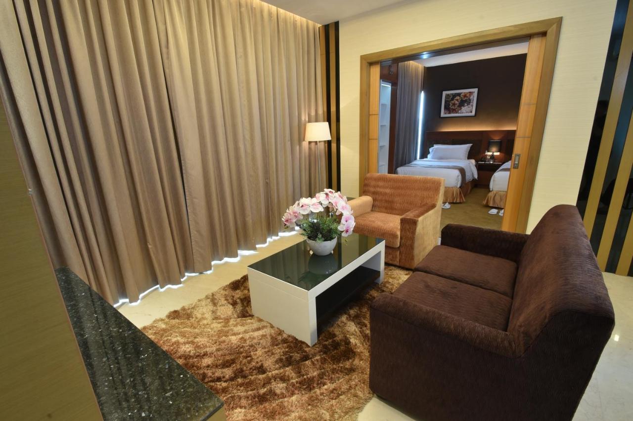 Tenera Hotel Bangi Exterior foto Suite room