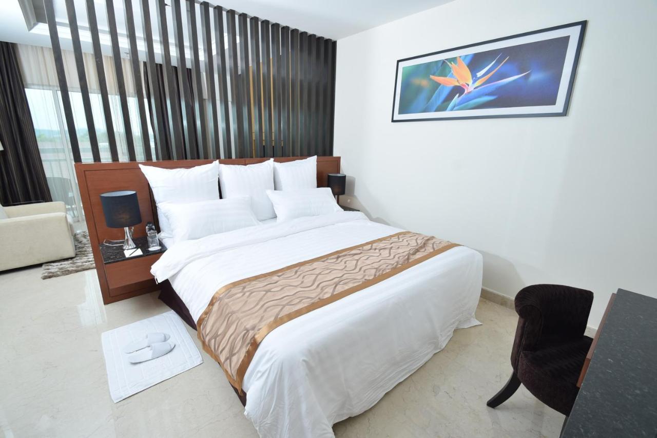 Tenera Hotel Bangi Exterior foto A bedroom at the hotel